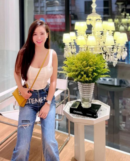 Từ khi nổi tiếng, gái xinh này ngày càng có bước thay đổi ngoạn mục về nhan sắc.