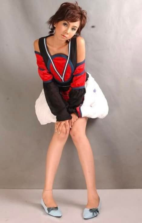 Từ 17 năm trước, gu thời trang của cô đã rất sành điệu. Nhiều người không nhận ra Mai Ngọc.