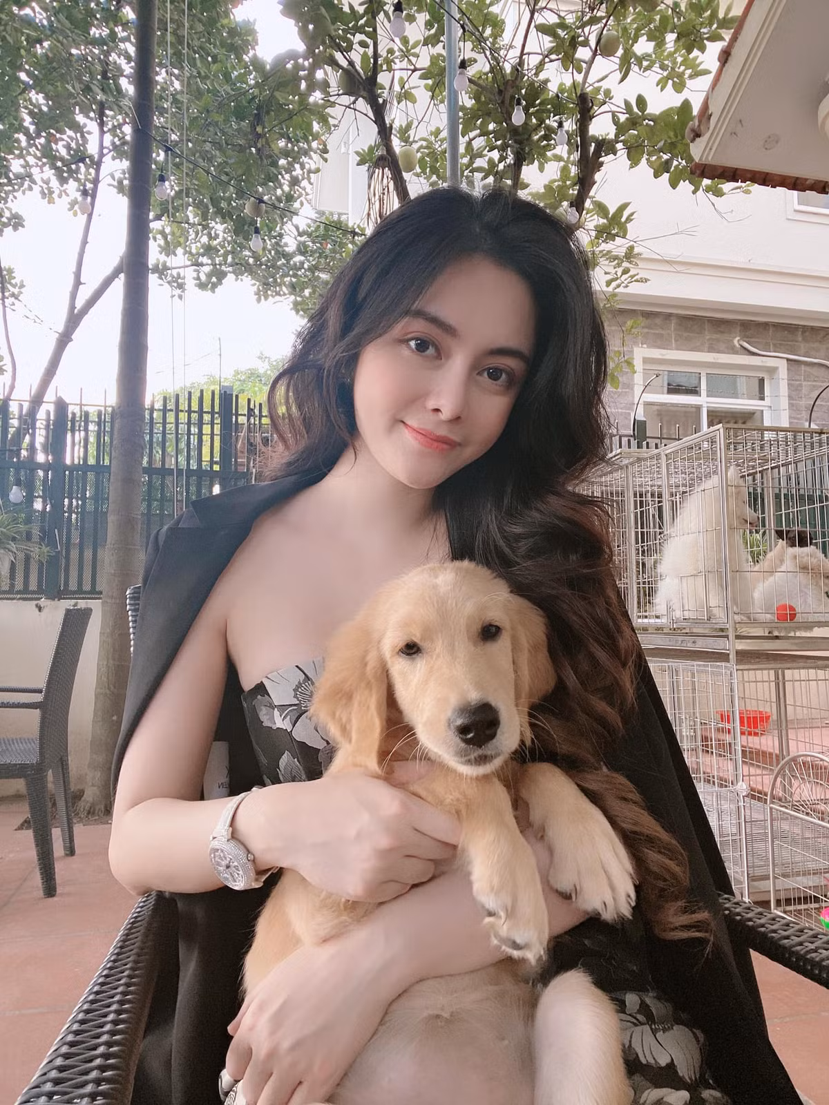 Cao Diệp Anh còn được mệnh danh là "Nàng Eva xứ Tuyên" sau khi bộ ảnh chụp giữa rừng được đăng tải trên mạng xã hội.