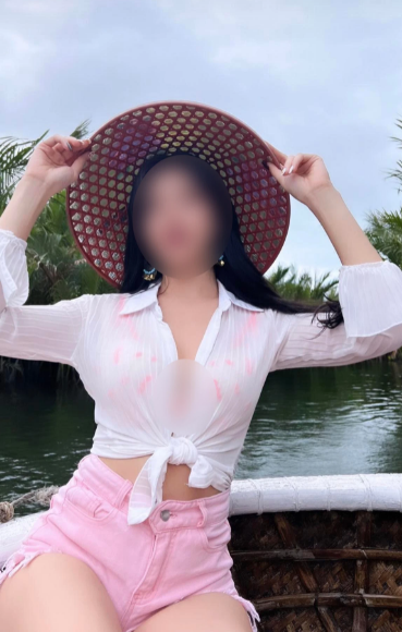 Nhiều người cho rằng cô gái đang cố tình tạo scandal để gia tăng sự nổi tiếng của mình.