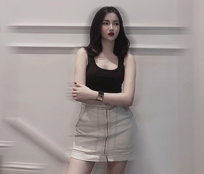 Nhiều người nhận xét nữ MC có vẻ đẹp cuốn hút với gương mặt hài hòa, thanh tú.