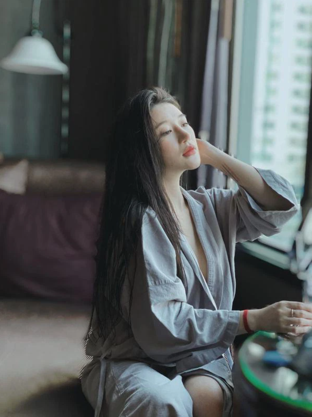 Rời showbiz, cựu hot girl đình đám chuyển hướng kinh doanh và gặt hái nhiều thành công. Vân Navy có cuộc sống hôn nhân viên mãn với ông xã là một doanh nhân trẻ. Ảnh: FBNV