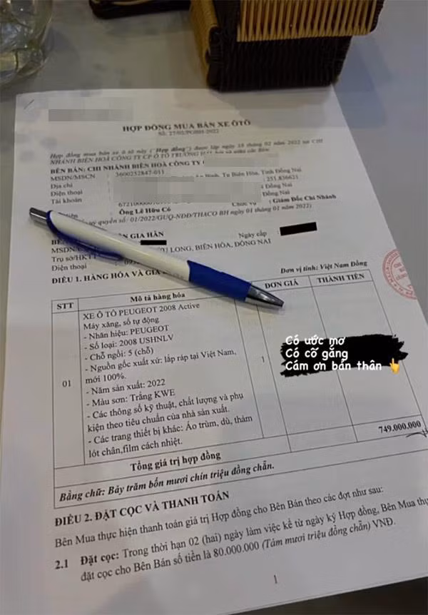 Trước đó nàng WAG khoe bản thân vừa sắm một chiếc xe ô tô trị giá gần 800 triệu đồng.