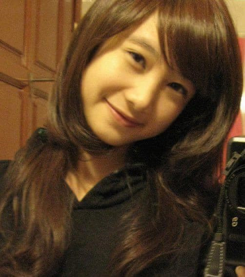 Những hình ảnh "ngố tàu" của dàn sao Việt được chia sẻ đều cùng một đặc điểm đó là mái tóc sư tử huyền thoại, lớp make up nhạt nhòa hay hành động chu mỏ quen thuộc.