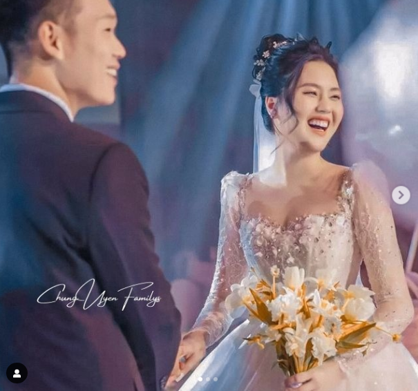 Lễ đính hôn của cặp đôi đã được tổ chức tại gia đình nhà gái ở Tuyên Quang vào ngày 19/3 vừa qua. Ảnh: IG chunguyenfamilys