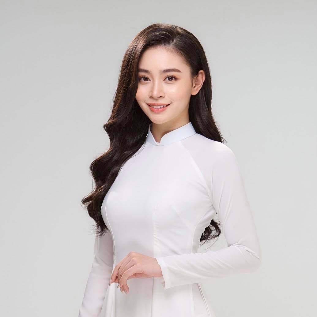 Nguyễn Huỳnh Diệu Linh sinh năm 2000 tại Hải Phòng từng hé lộ trên trang cá nhân vai trò mới là MC bản tin thời tiết của VTV.