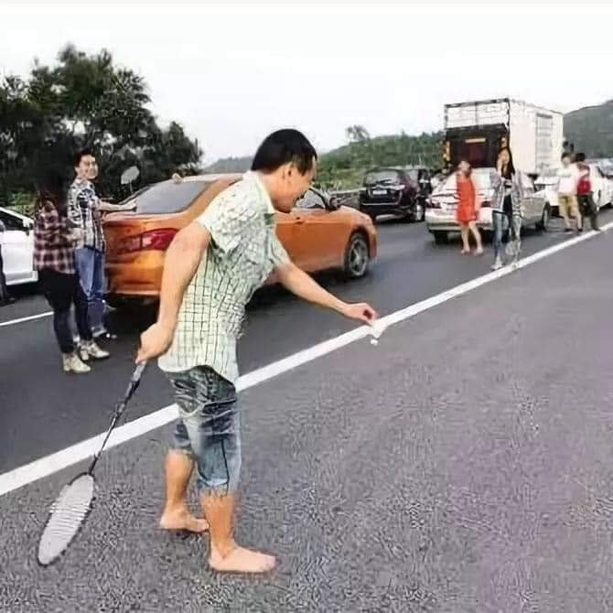 Vào những dịp nghỉ lễ trên các đoạn đường cao tốc luôn gặp phải tình trạng kẹt xe, đây có lẽ là khoảng thời gian mà các tài xế và nhiều hành khách cảm thấy buồn chán nhất.