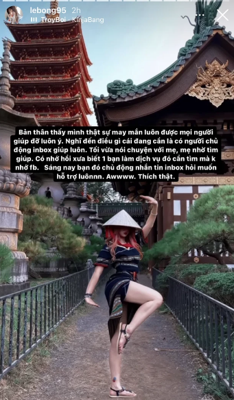 Diện một chiếc váy hở hang như thế, lại còn tạo dáng đấu võ, co chân đầy hớ hênh, hành động này của Lê Bống từng gây tranh cãi.