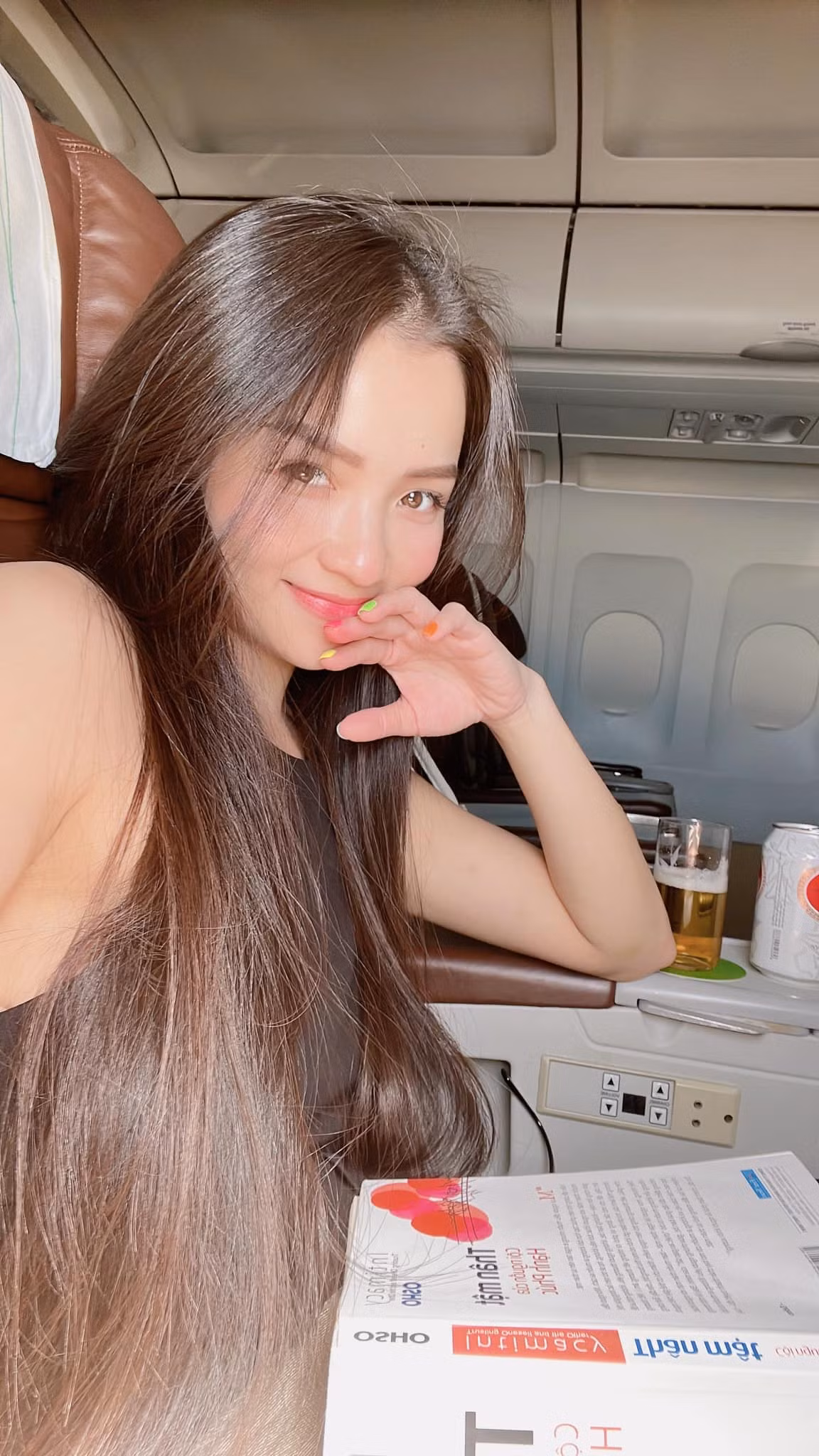 Sau khi rút lui khỏi showbiz, Thủy Top quyết định xây dựng sự nghiệp riêng bằng việc sáng lập một công ty về truyền thông giải trí.