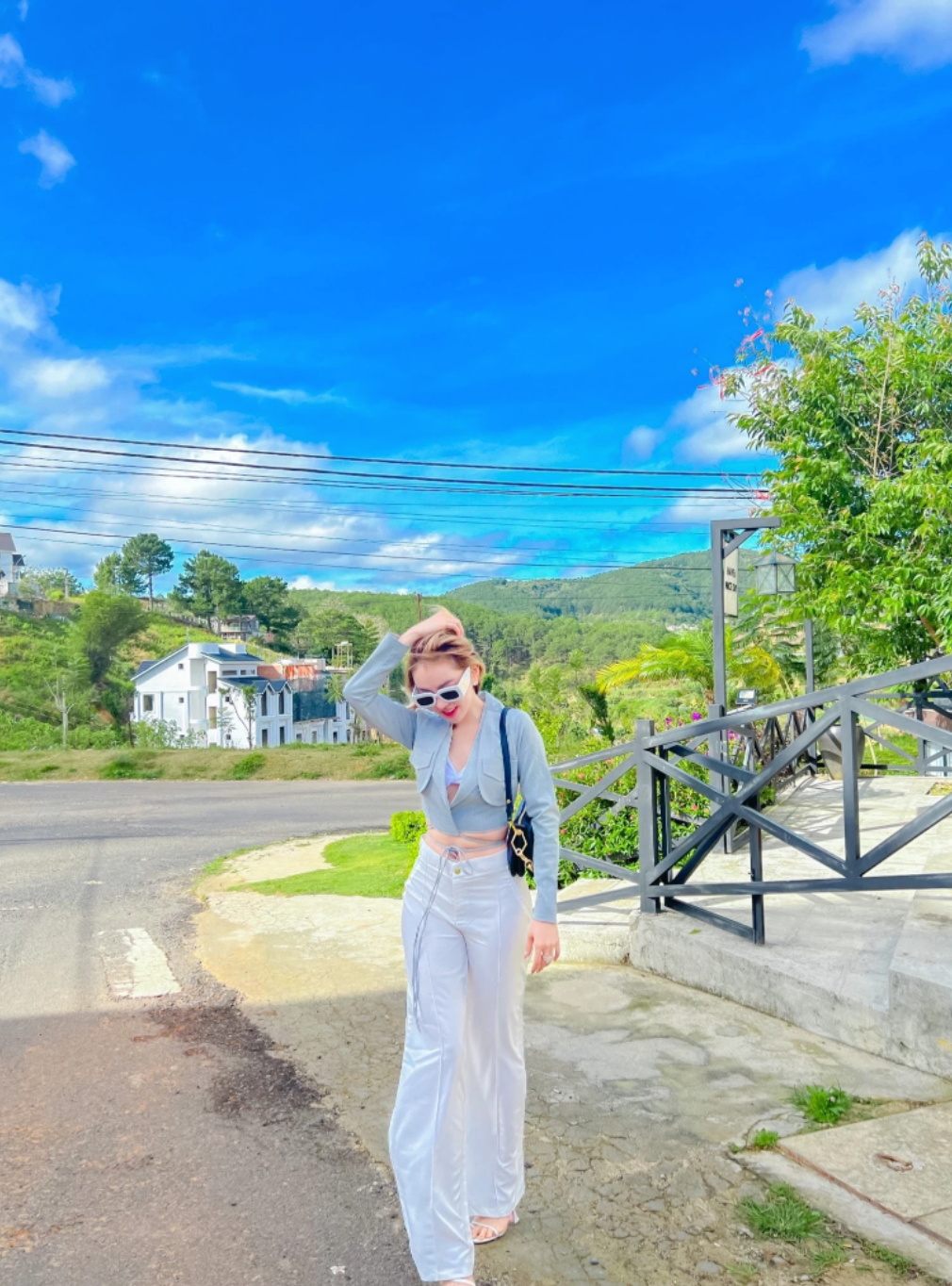 Cách đây vài tiếng, trang Fanpage chính thức của Trang Nemo bất ngờ đăng tải đoạn video nữ doanh nhân ăn mừng khi mua 1 căn nhà mới ở Đà Lạt (Lâm Đồng).