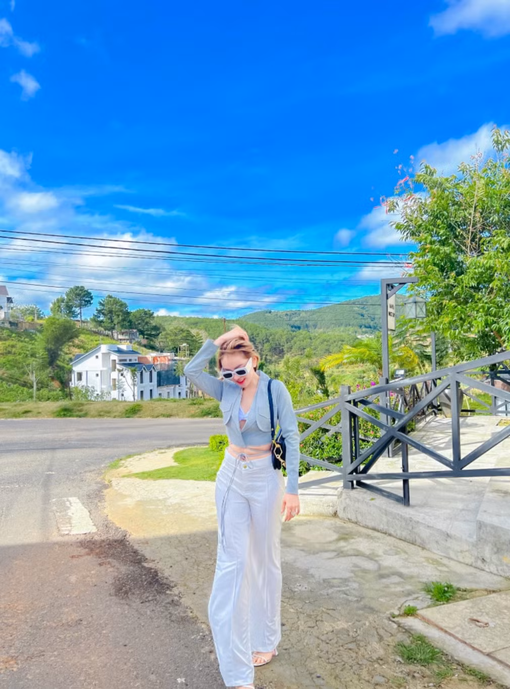 Cách đây vài tiếng, trang Fanpage chính thức của Trang Nemo bất ngờ đăng tải đoạn video nữ doanh nhân ăn mừng khi mua 1 căn nhà mới ở Đà Lạt (Lâm Đồng).