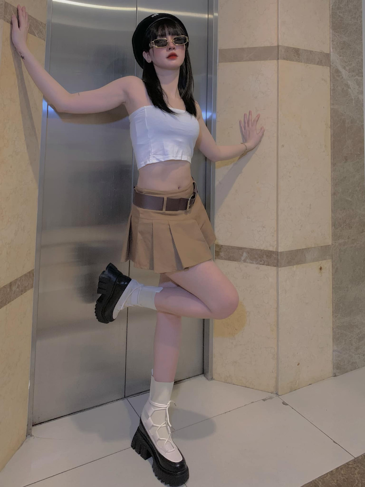 Có thể thấy, Ngân Sát Thủ ngày càng xinh đẹp hơn, trưởng thành hơn, khác xa với hình ảnh giản dị của cô nàng mỗi lần xuất hiện trên sóng livestream.