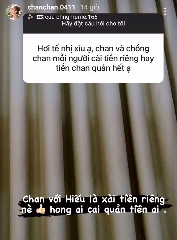 Trước đó, không ít người đã đặt câu hỏi cho cô như: "Trang có thu nhập riêng không hay sống với thu nhập của chồng vậy?" hay "Hơi tế nhị xíu ạ. Chan (tên thân mật khác của Xoài Non) và chồng, ai xài tiền người ấy hay Chan quản lý hết ạ?".
