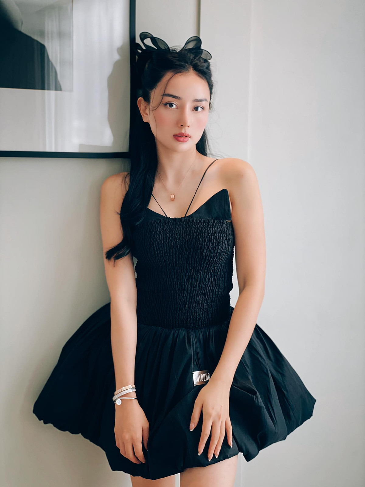 Tháng 9/2019, gái xinh An Giang này tiếp tục được chú ý khi lên xe hoa với doanh nhân người Thái Lan hơn cô 15 tuổi.