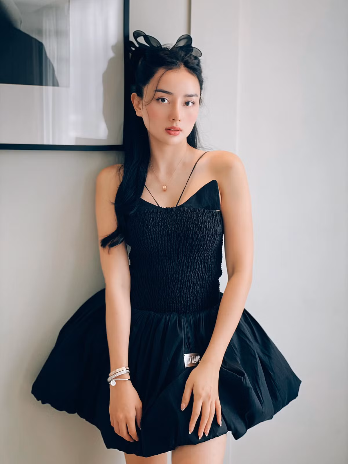 Tháng 9/2019, gái xinh An Giang này tiếp tục được chú ý khi lên xe hoa với doanh nhân người Thái Lan hơn cô 15 tuổi.