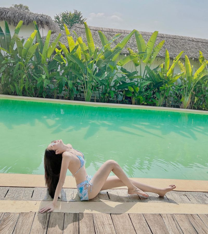 Dù là người chuyển giới thế nhưng vóc dáng của Tường Vi mềm mại và nữ tính đến độ ít người nhận ra cô là "gái chuyển giới".
