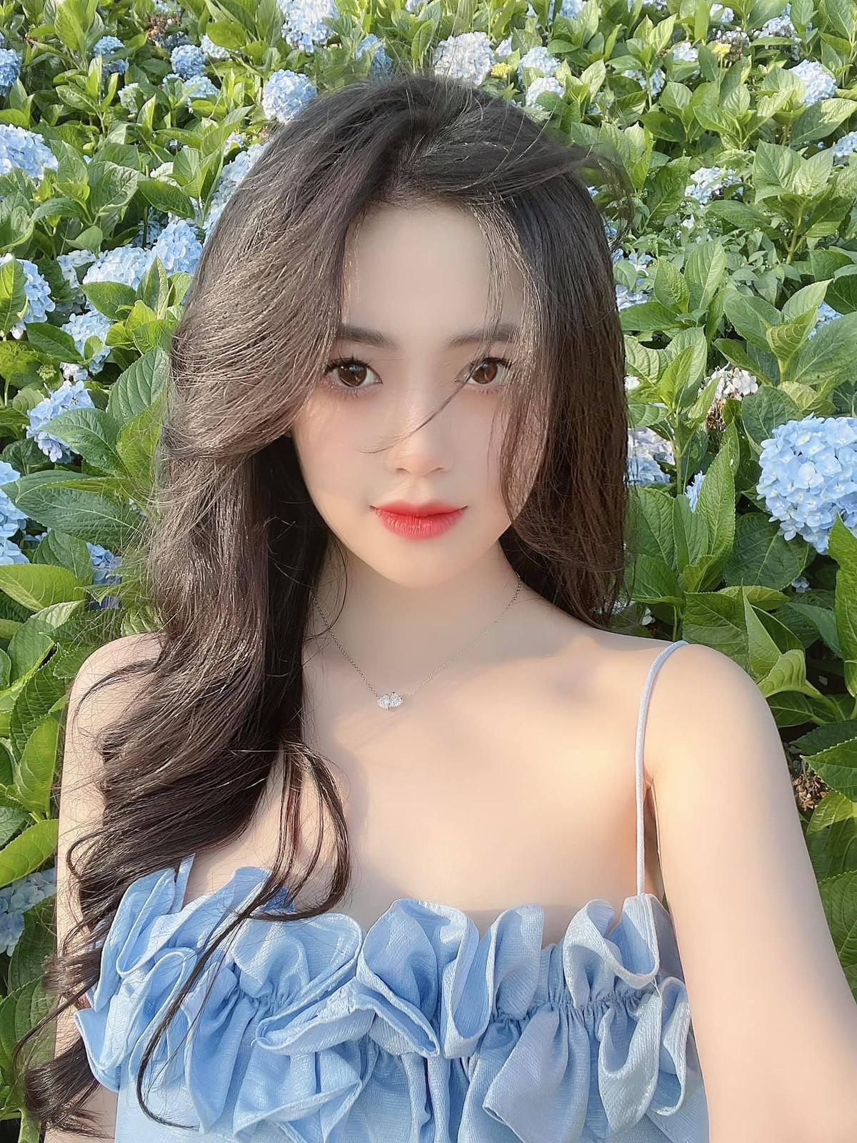 Không chỉ chăm chút cho vẻ ngoài trở nên xinh đẹp, cô gái này còn luôn tự ý thức trau dồi thêm kiến thức, vốn sống.