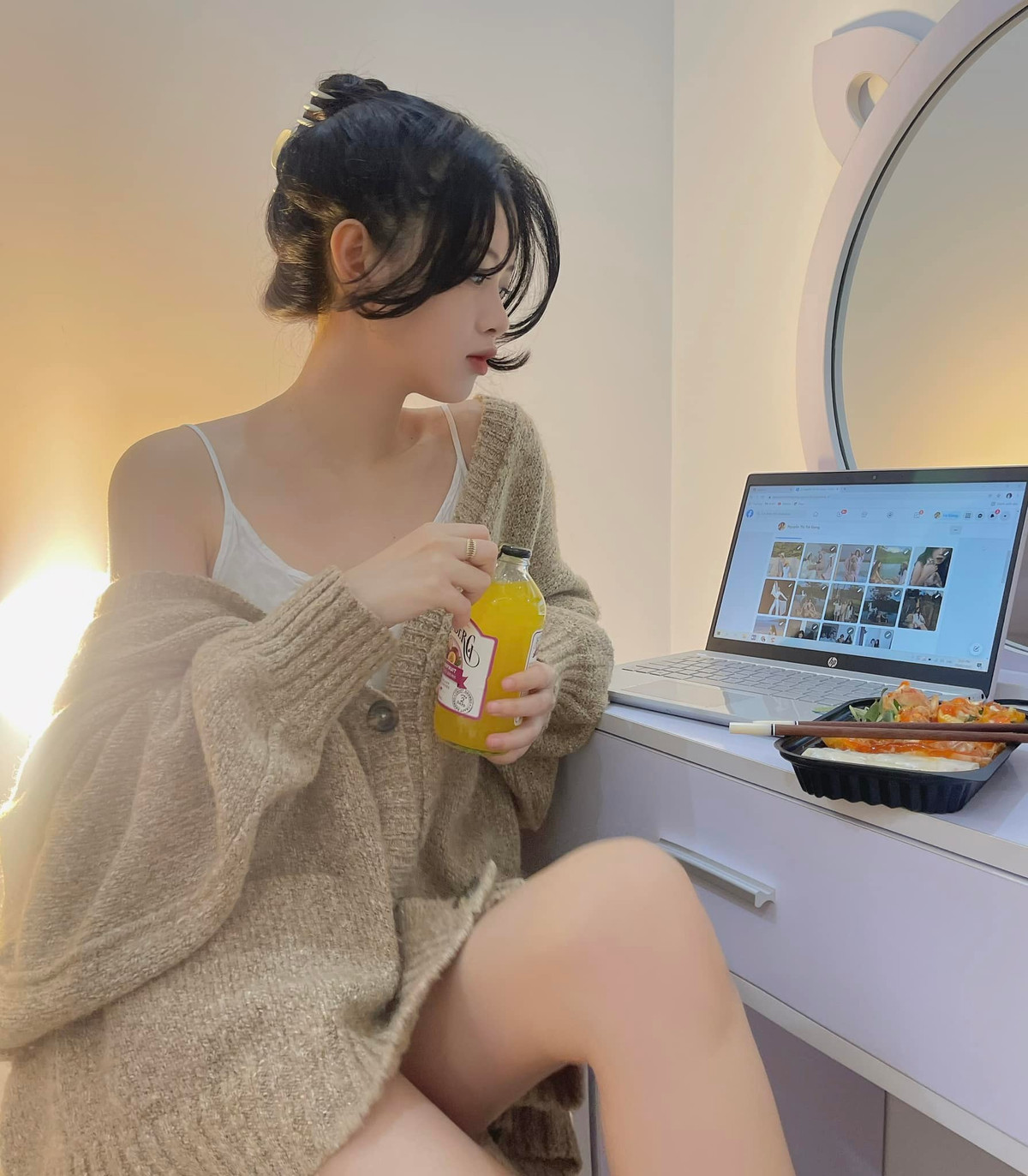 Sau 2 năm nổi tiếng, nhan sắc của Trà Giang ngày càng thăng hạng cả về thần thái lẫn vóc dáng.