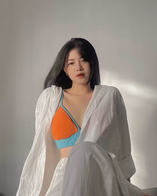 Chiều cao ấn tượng cùng vóc dáng cân đối giúp cô phù hợp với mọi phong cách thời trang.