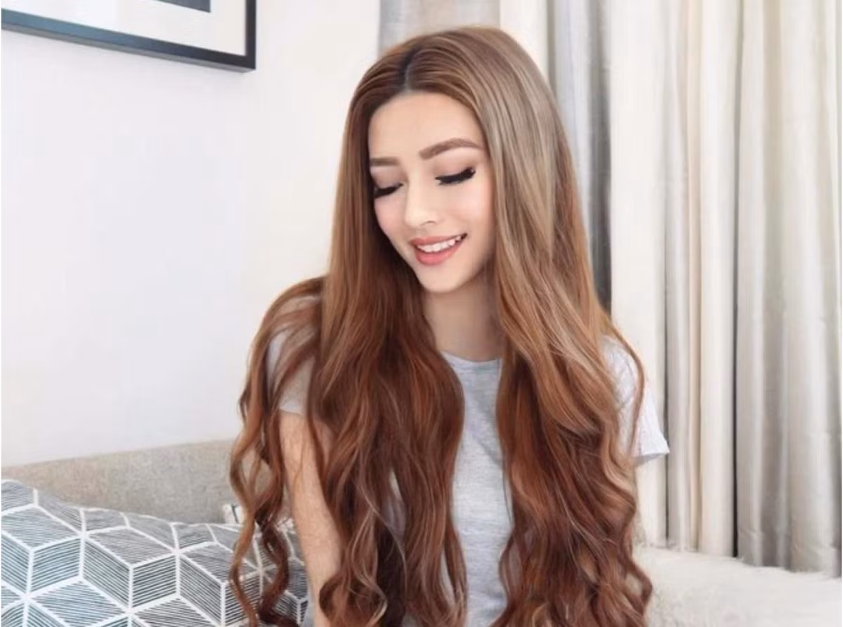 “Hot girl toc may” goc Viet noi dinh dam tren Instagram gio the nao?