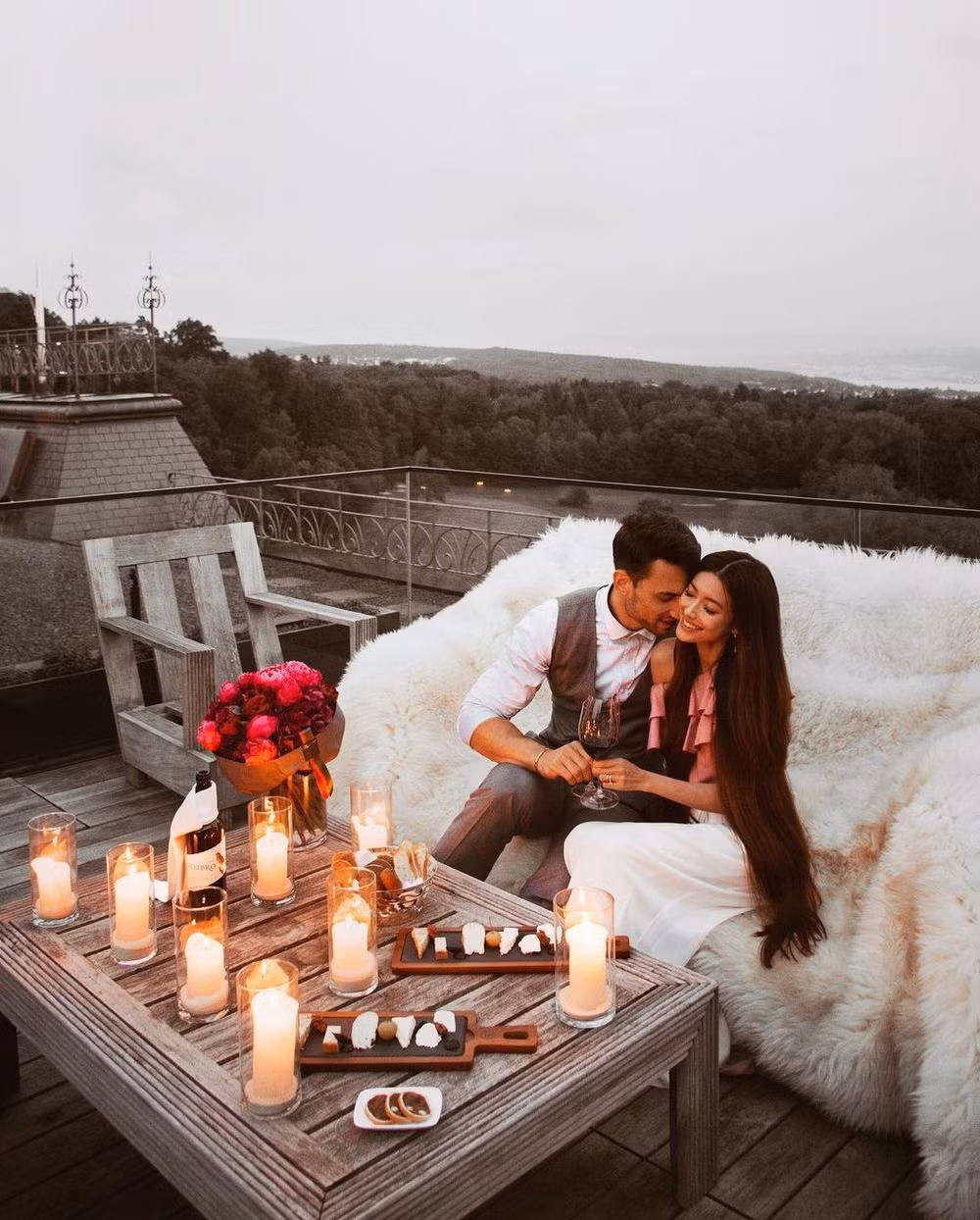 Sau nhiều năm nổi tiếng, cuộc sống hiện tại của người đẹp cực kỳ kín đáo. Từ khi kết hôn, cô hoàn toàn từ bỏ mạng xã hội.