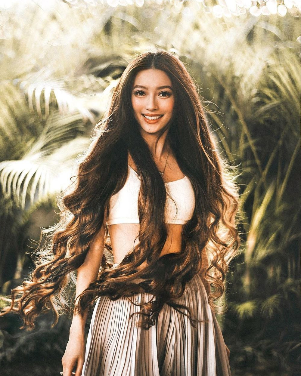 Bên cạnh đó, nàng hot girl này còn gây chú ý khi có bố là người Việt Nam, mẹ là người Úc và sở hữu trang cá nhân gần 400 nghìn người theo dõi lúc bấy giờ.