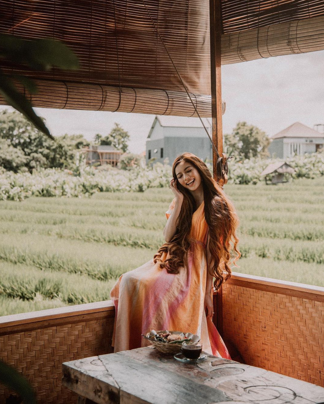 Có thể thấy, dù rời xa sự nổi tiếng, tung hô của mọi người nhưng Sarah Trần vẫn rất hài lòng với cuộc sống đang có.