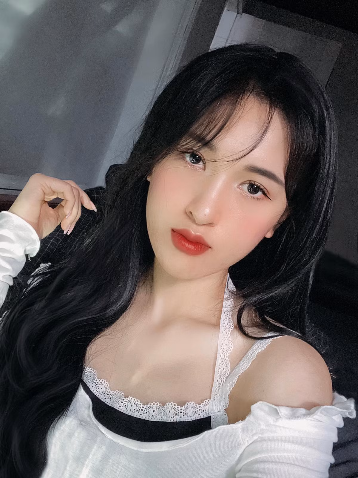 Nhiều người còn lầm tưởng cô nàng là hot girl Trung Quốc bởi nét đẹp lạ trên gương mặt.