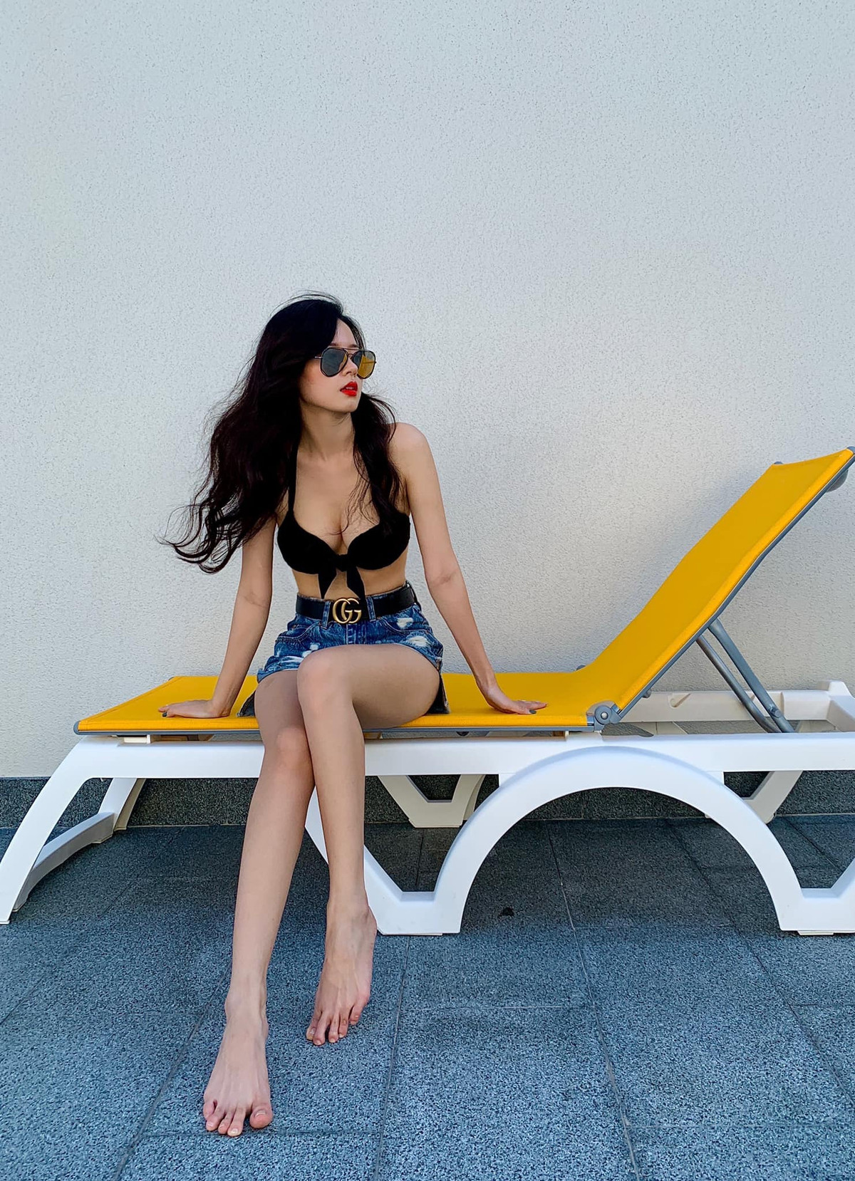 Là hot girl sở hữu nhan sắc xinh đẹp, song Midu vẫn khiến nhiều người hâm mộ lo lắng vì còn độc thân.