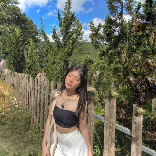 Nhan sắc xinh đẹp của Trang Chuối dễ dàng ghi điểm trong nhiều concept chụp hình.