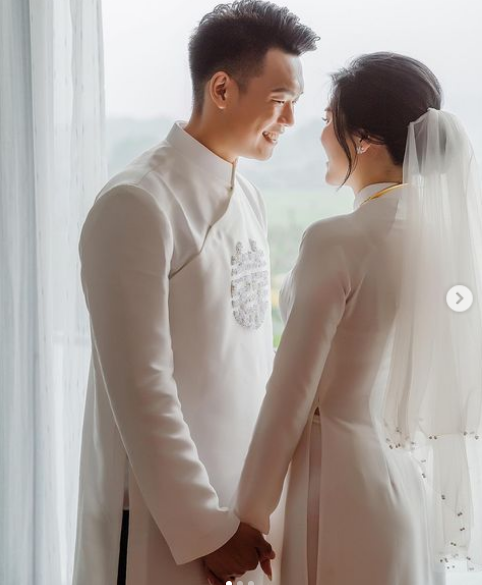 Lễ cưới của Thành Chung có lẽ sẽ là nhân dịp để các cầu thủ, bạn bè của cô dâu - chú rể tụ hội chúc mừng đôi trẻ.