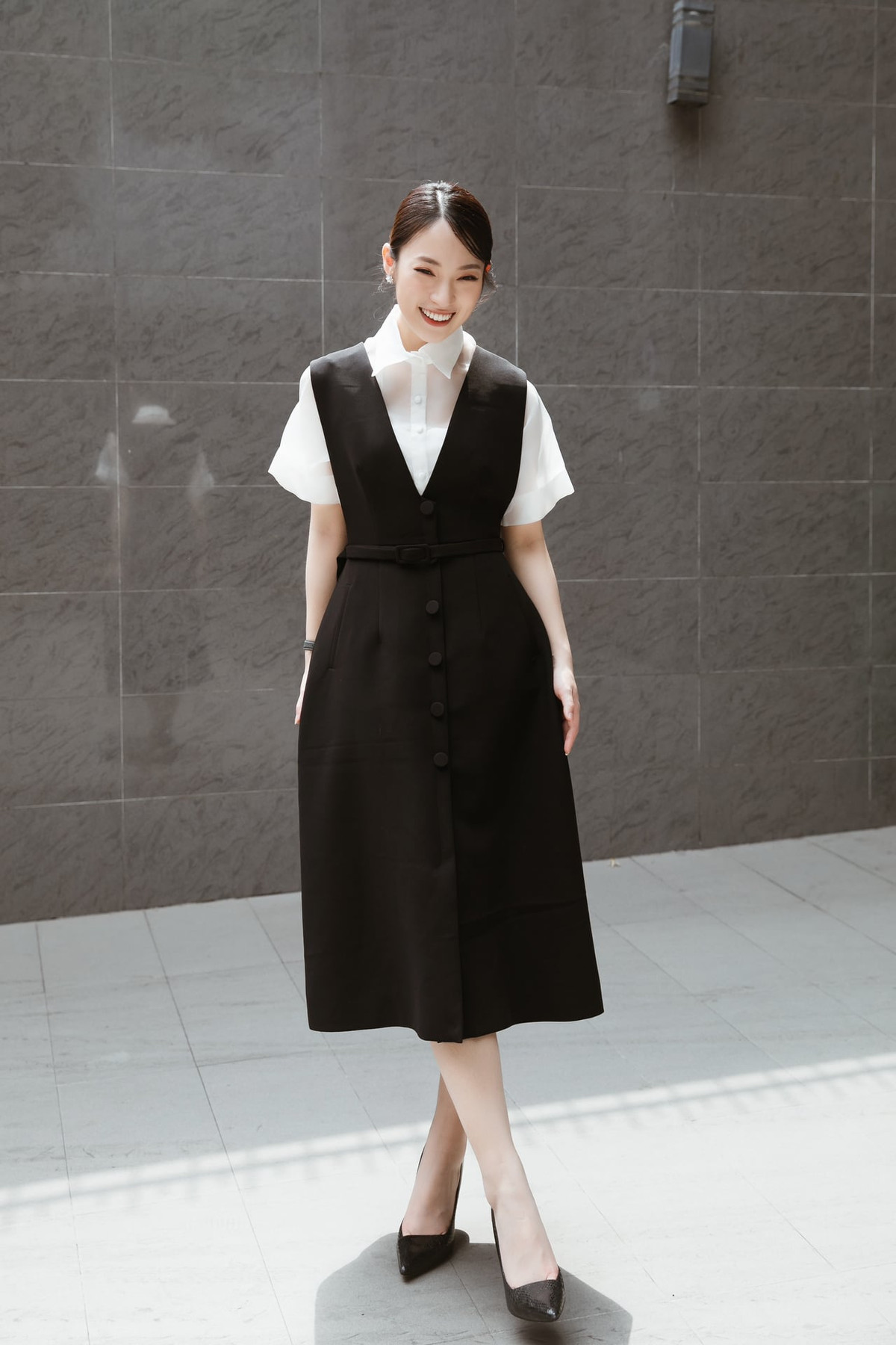 Hiện tại, Khánh Vy đang là một BTV trẻ triển vọng của VTV, đảm nhiệm vị trí MC Đường Lên Đỉnh Olympia từ gương mặt kỳ cựu - Diệp Chi.