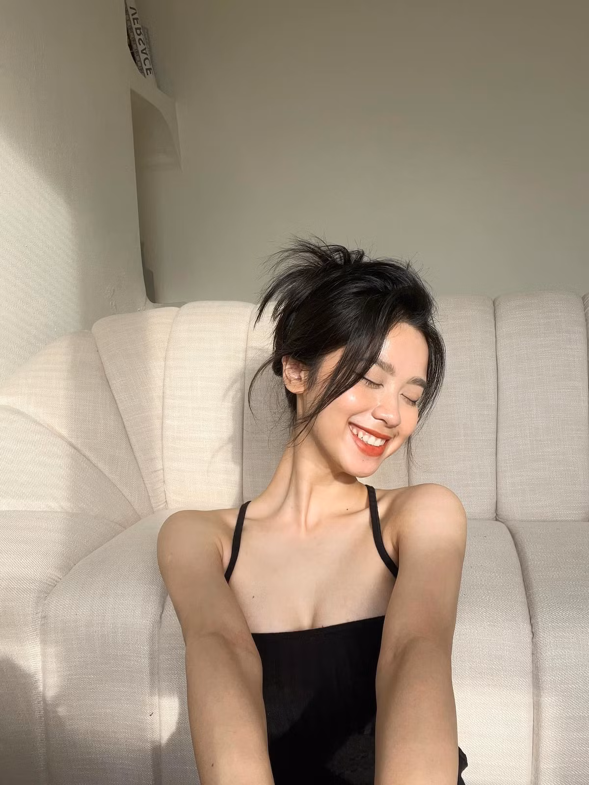 Từng bị chê bai vì gầy gò, thiếu hấp dẫn, Hàn Hằng giờ đây đã sở hữu hình thể săn chắc, tràn trề sức sống.