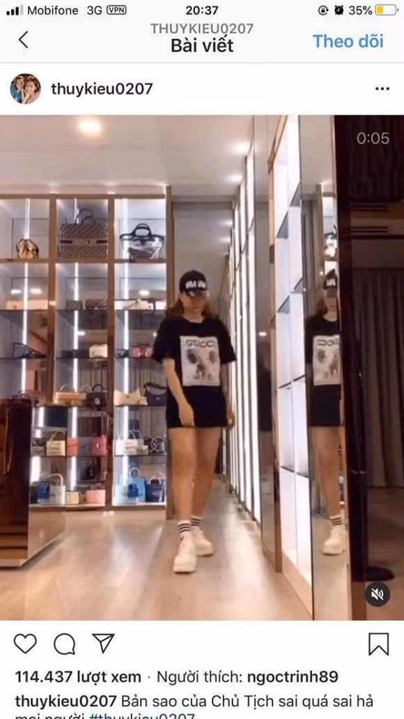 Cô nàng tham gia vào tất cả các mạng xã hội như YouTube, TikTok, Facebook, Instagram... và thường xuyên đăng tải hình ảnh về cuộc sống của mình, thi thoảng cũng xuất hiện Ngọc Trinh.