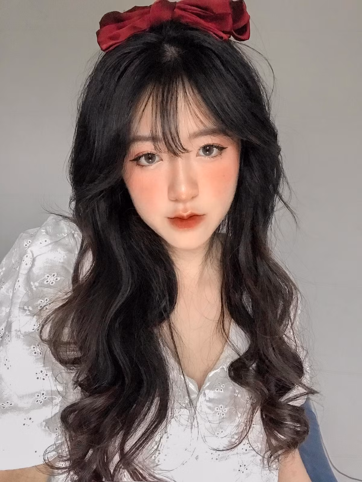 Dáng người thanh mảnh cùng phong cách thời trang ấn tượng, Thu Hương luôn có ý thức làm mới bản thân.