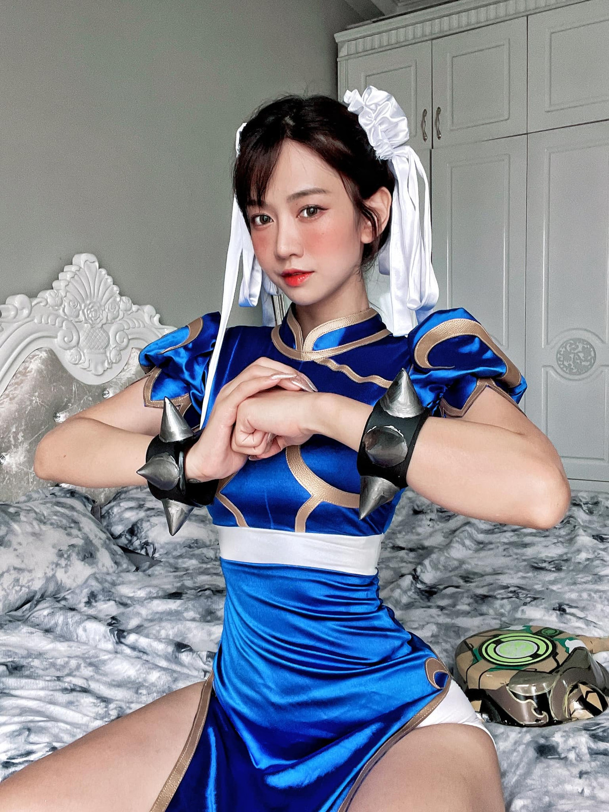 Bên cạnh bị soi nhan sắc, nhiều lần Lê Bống còn gây tranh cãi khi khoe hình thể quá đà trong những trang phục thiếu vải, phản cảm. Ảnh: Tổng hợp