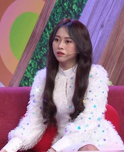 So với các hình ảnh đăng tải trên mạng xã hội, diện mạo thực của cô không có quá nhiều khác biệt.