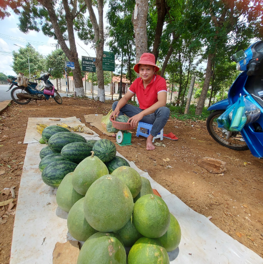 Để đảm bảo có đủ kinh phí cứu hộ động vật như ước mơ bấy lâu, anh Dương đã phải làm thêm nhiều công việc khác như bốc vác, phụ hồ, làm thuê,...để kiếm thêm thu nhập.