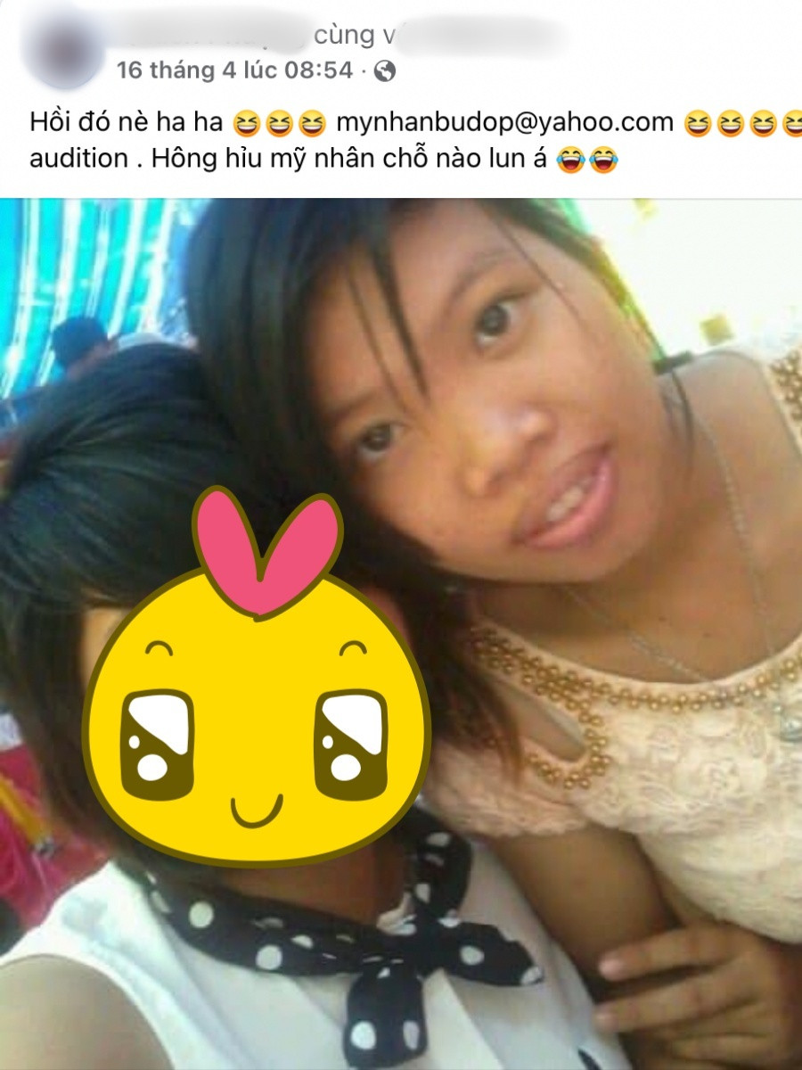 Mới đây, "hiện tượng mạng" Quách Phượng bắt trend chia sẻ hình ảnh thời năm 2000, cô nàng đã show hình trong quá khứ gây chú ý tức thì.