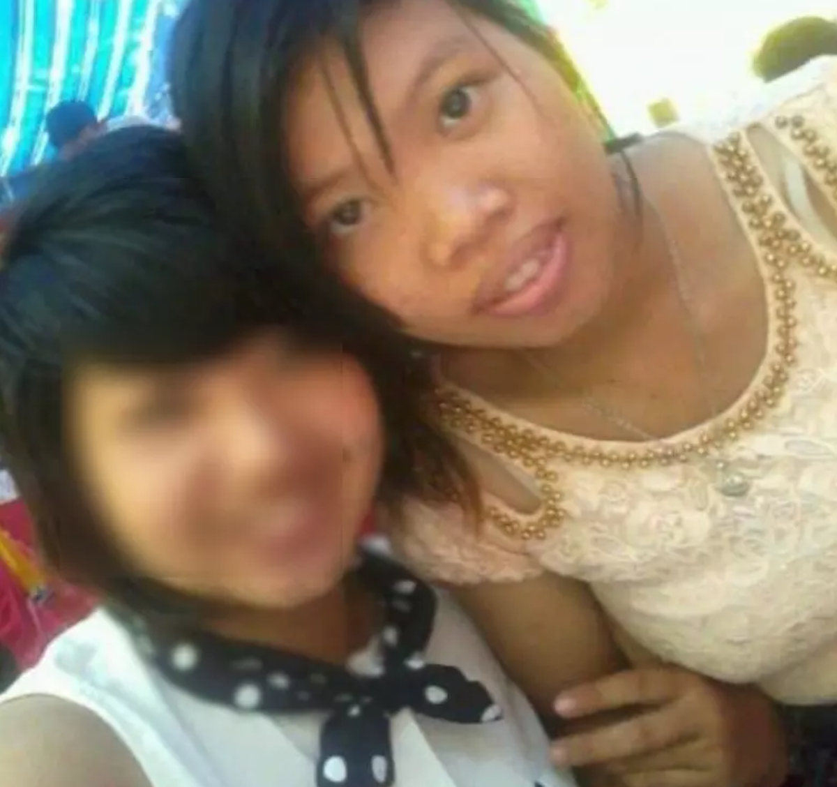 Khác hẳn với tâm lý số đông, chỉ khoe lại bức ảnh thời "ngố Tàu", ngây thơ, đáng yêu; "Thị Nở" Quách Kim Phượng chẳng ngại bóc phốt ngoại hình khi chưa dao kéo.