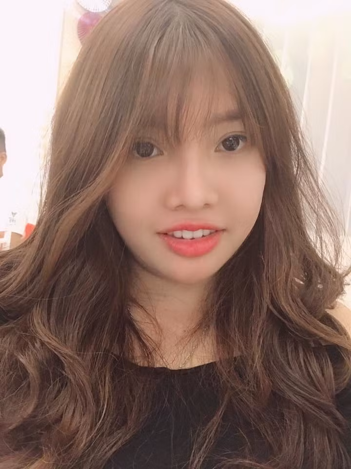 Ở phần bình luận của bài đăng, rất nhiều người vào bày tỏ bất ngờ, khẳng định Phượng "Thị Nở" là một trong những ca dao kéo thành công của ngành thẩm mỹ.