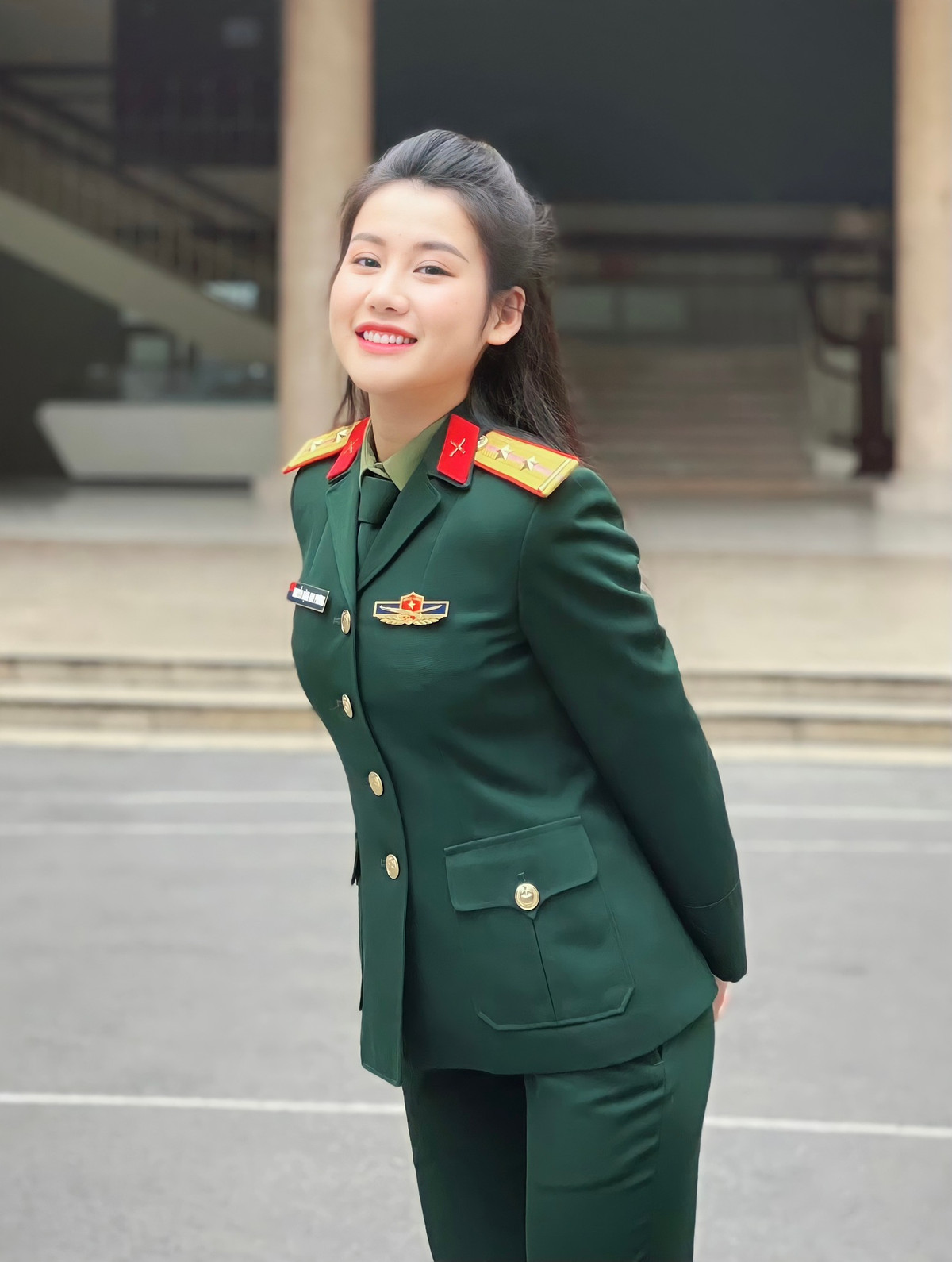 Không chỉ sở hữu gương mặt đẹp với các đường nét thanh tú, hot girl Anh Phương còn "đốn tim" netizen bởi thân hình vòng nào ra vòng đấy vô cùng hấp dẫn.