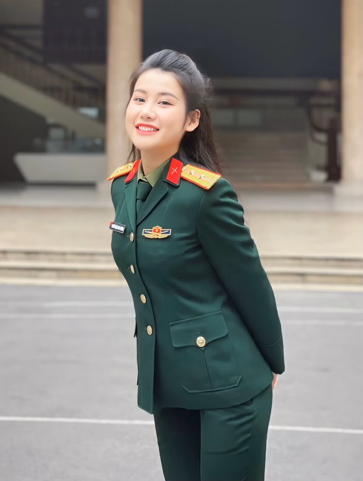 Không chỉ sở hữu gương mặt đẹp với các đường nét thanh tú, hot girl Anh Phương còn "đốn tim" netizen bởi thân hình vòng nào ra vòng đấy vô cùng hấp dẫn.