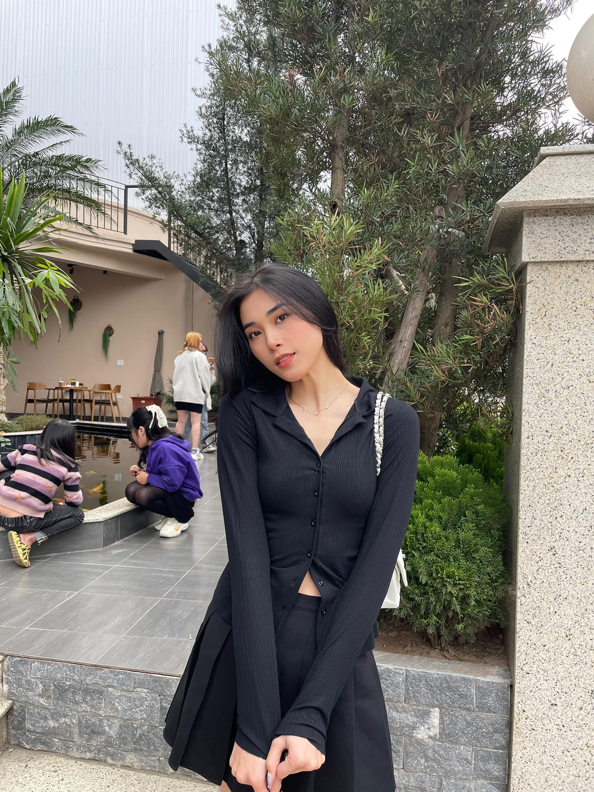 Cô nàng 20 tuổi cũng tham gia một số game show, mới nhất là The Champion, một chương trình về boxing, để thử thách bản thân, bước ra khỏi vùng an toàn.