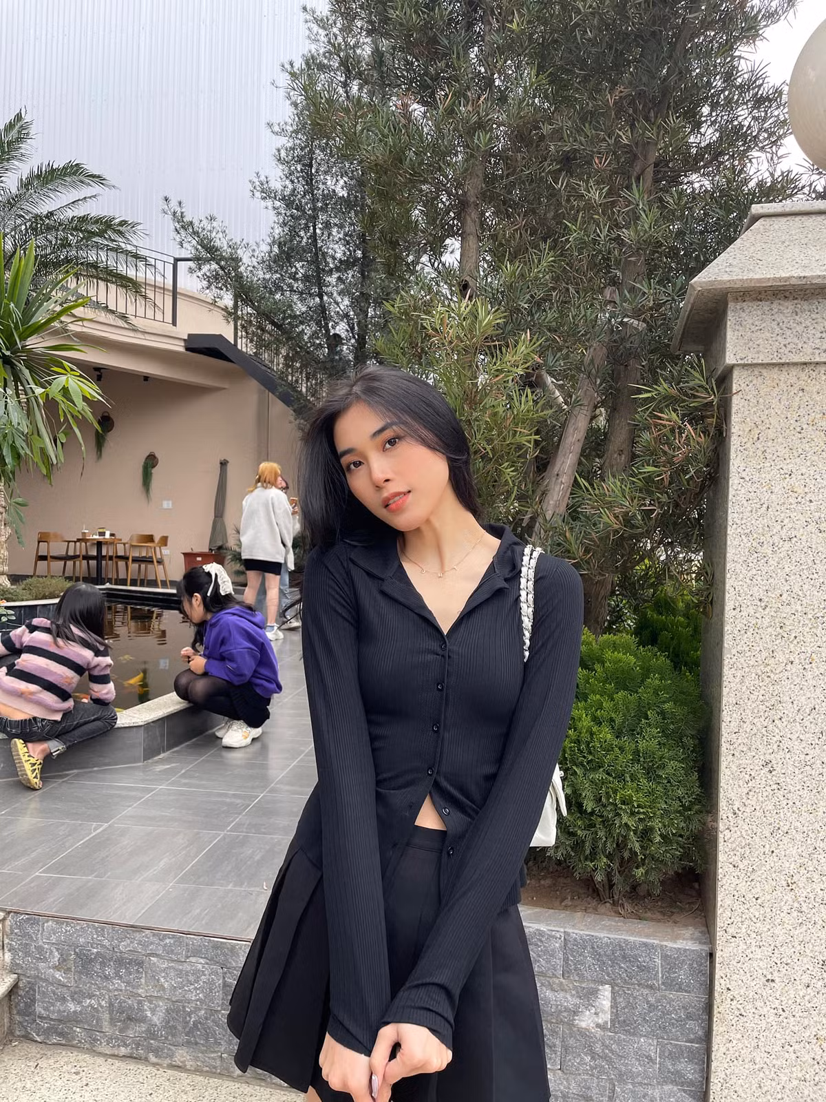 Cô nàng 20 tuổi cũng tham gia một số game show, mới nhất là The Champion, một chương trình về boxing, để thử thách bản thân, bước ra khỏi vùng an toàn.