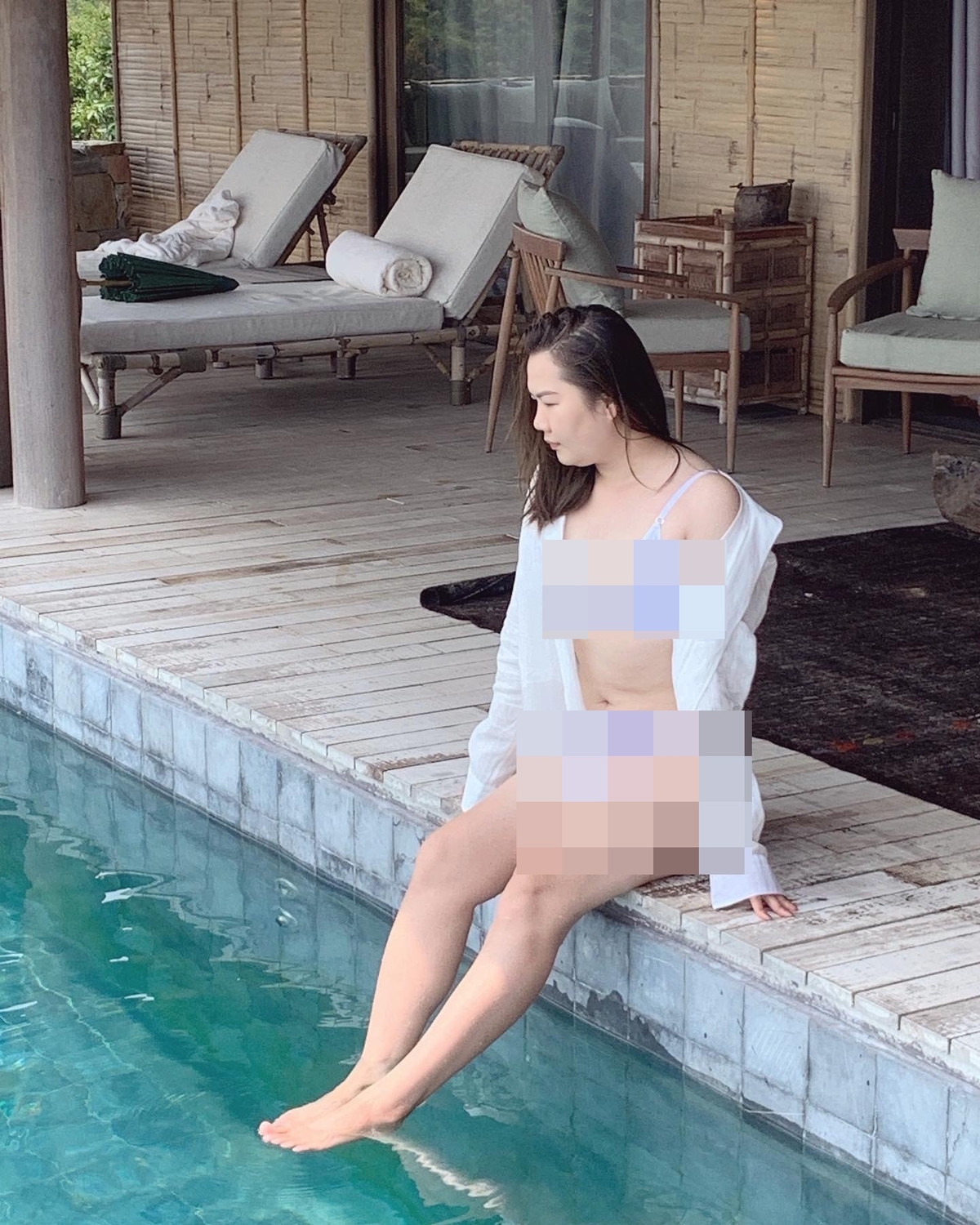 Mặc dù thân hình không được thon thả nuột nà như chủ tịch nhưng sự tự tin của Thúy Kiều cũng tạo nên sức hút riêng.