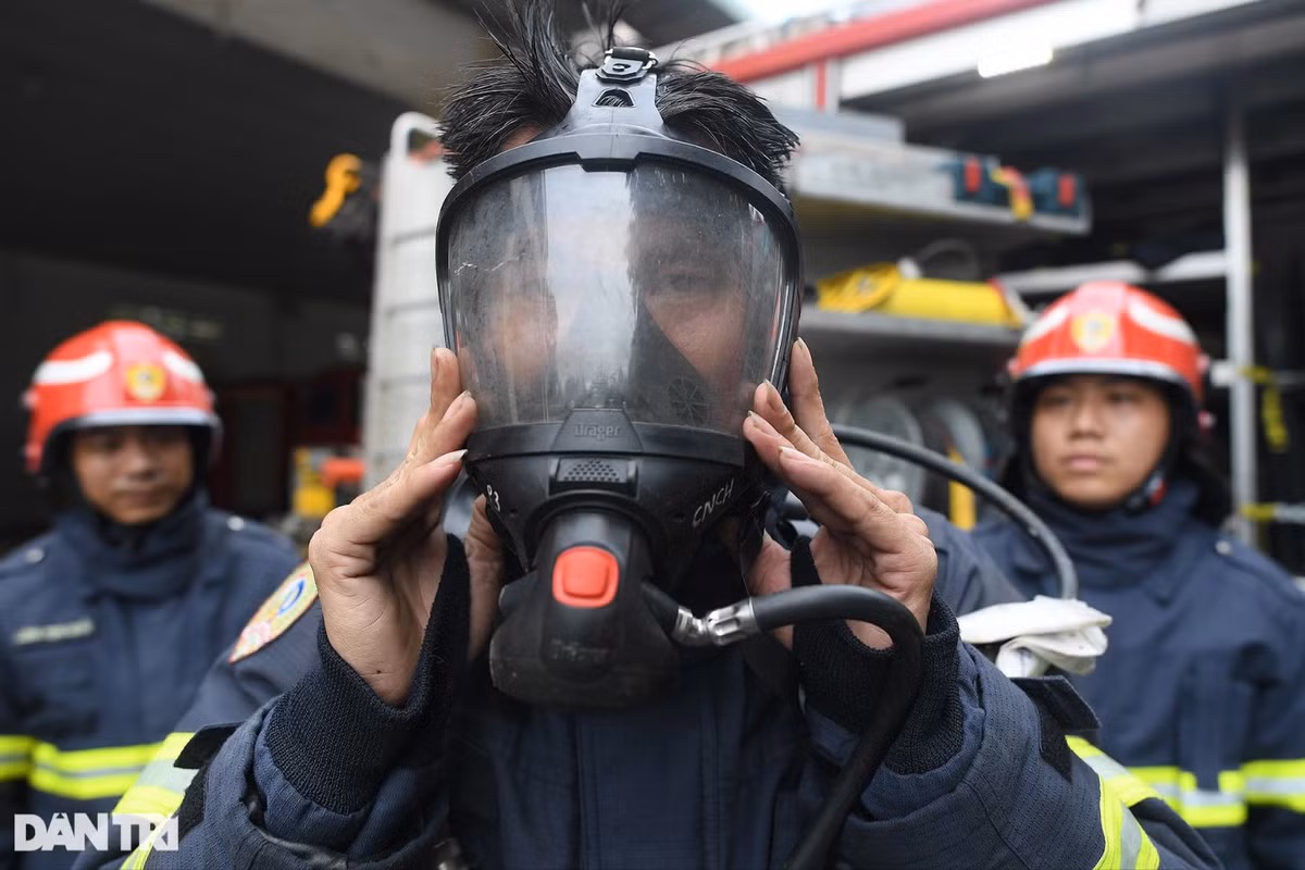 "Việc kiểm tra hạ tầng kỹ thuật thiết bị PCCC&amp;CNCH là việc làm rất quan trọng mỗi ngày. Điều này đảm bảo tính chủ động, sẵn sàng thực hiện nhiệm vụ", Trung tá Lê Đức Hiệp nói. Đội cảnh sát PCCC&amp;CNCH khu vực Trảng Bom (Đồng Nai) phụ trách địa bàn 3 huyện: Trảng Bom, Thống Nhất, Vĩnh Cửu và thực hiện nhiều công tác đột xuất do Phòng cảnh sát PCCC&amp;CNCH Công an tỉnh Đồng Nai giao phó.