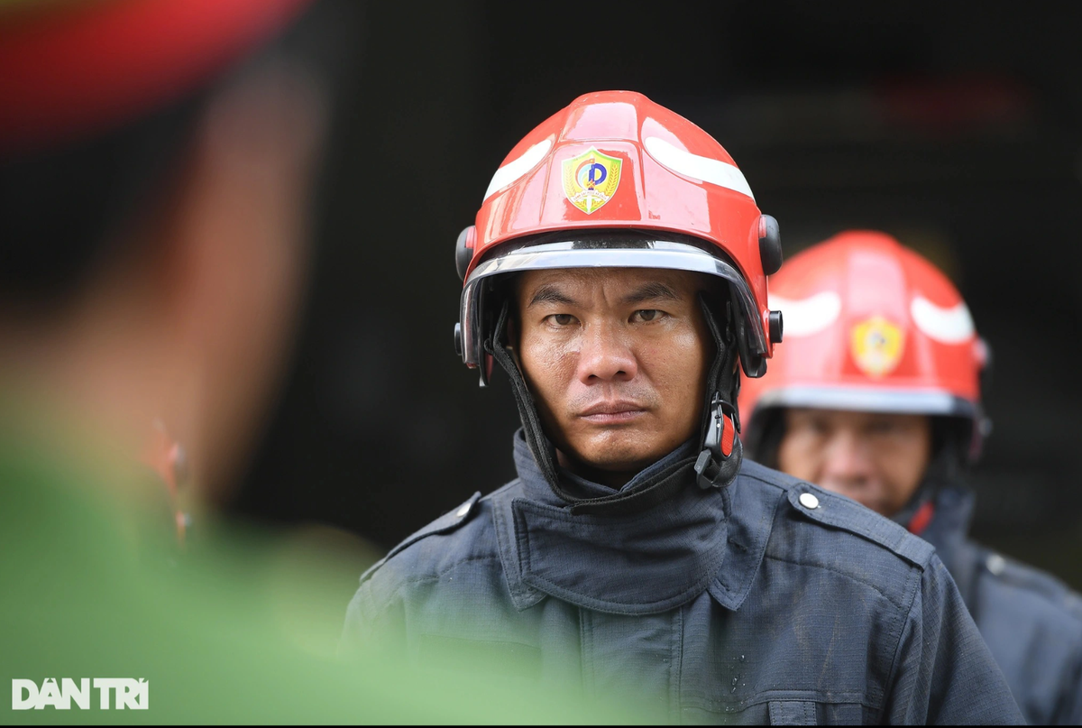 Một công việc bình thường có vẻ không có gì đáng nói, tuy nhiên trong cảm nhận của anh Hiếu, buổi tập này diễn ra trong một ngày thật đặc biệt. Đây là ngày đầu tiên anh được mang quân hàm Đại úy sau khi được Bộ Công an thăng cấp vì thành tích xuất sắc trong việc cứu 4 thanh niên bị đuối nước sáng 10/4 vừa qua.