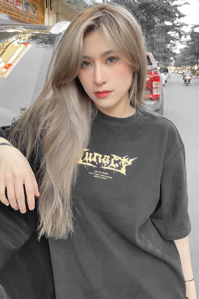 Bên cạnh đó, cô cũng không ngừng học hỏi thêm nhiều kỹ năng mới và thử sức trong một vài dự án truyền thông. Ảnh: FBNV