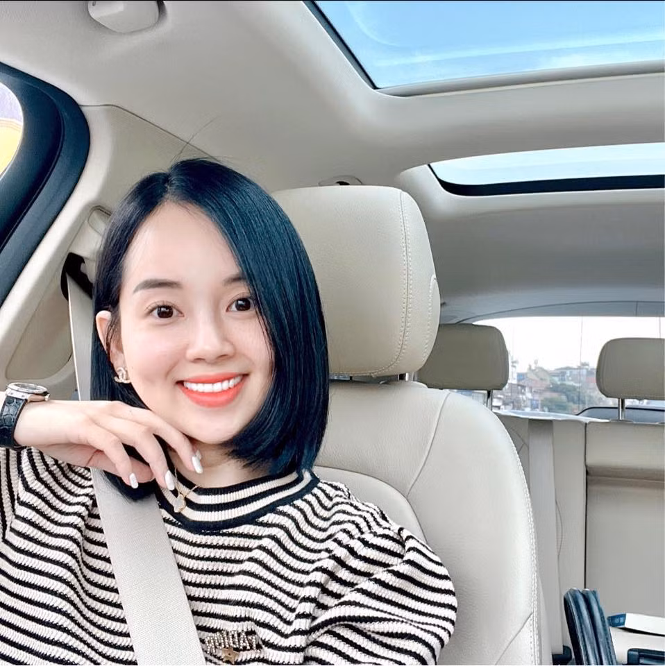 Chiêm ngưỡng những hình ảnh mà Ly Kute đăng tải lên trang cá nhân, ai cũng trầm trồ trước nụ cười rạng rỡ, làn da căng bóng mịn màng của bà mẹ đơn thân.